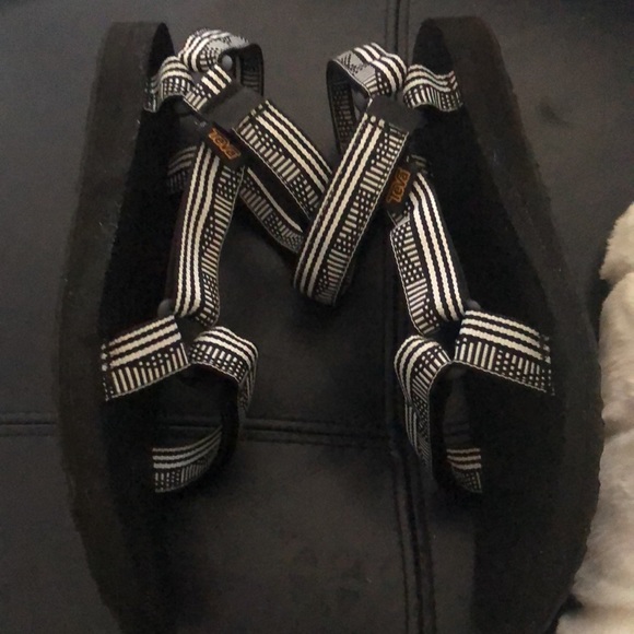 Teva sandals size 10 - Picture 3 of 10